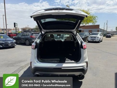 Used 2019 Ford Edge Titanium w/ Equipment Group 301A AWD/4WD image 30