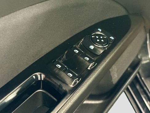 Used 2014 Ford Fusion SE FWD image 17