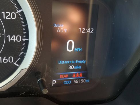 Used 2021 Toyota Corolla LE w/ LE Convenience Package image 24