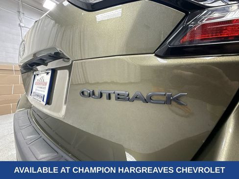 Used 2025 Subaru Outback Onyx Edition AWD/4WD image 40