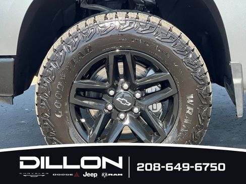 Used 2025 Chevrolet Silverado 1500 Custom Trail Boss AWD/4WD image 25
