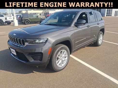 Used 2025 Jeep Grand Cherokee Laredo X w/ Trailer Tow Package AWD/4WD image 30