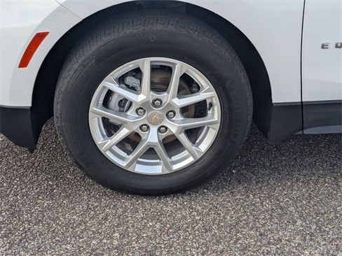Used 2024 Chevrolet Equinox LT image 10