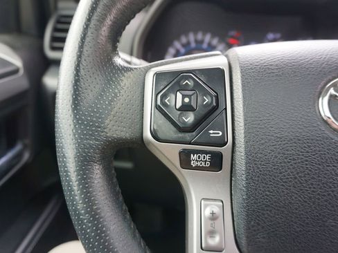 Used 2017 Toyota 4Runner SR5 Premium image 7