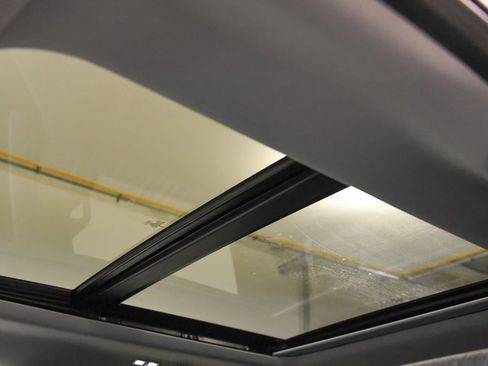 Used 2025 Ford F350 XLT w/ Black Appearance Package image 2