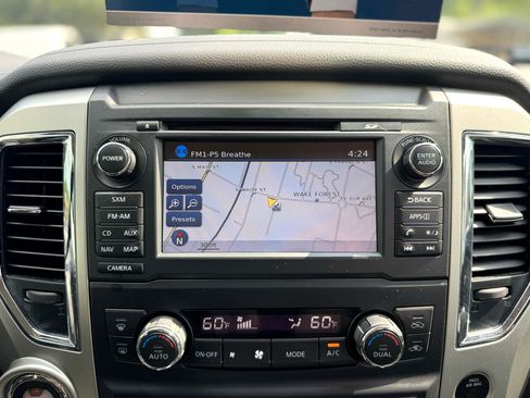 Used 2018 Nissan Titan SV w/ SV Convenience Package image 40