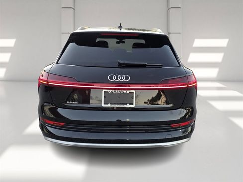 Used 2019 Audi e-tron Prestige image 5