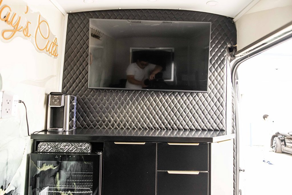 Used 2023 Ford Transit 350 148 High Roof Extended RWD image 30