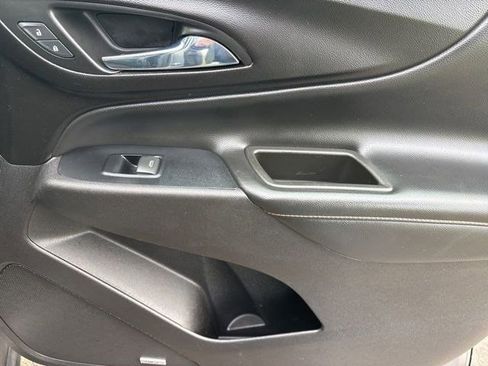 Used 2018 Chevrolet Equinox Premier image 44