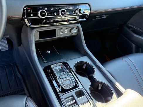 Certified 2025 Honda Pilot TrailSport image 29