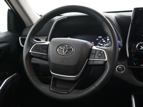 Used 2023 Toyota Highlander XLE image 20
