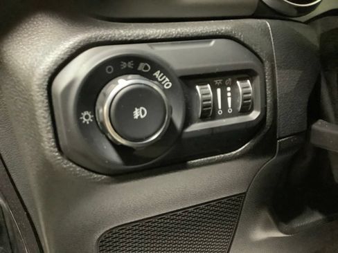 Used 2021 Jeep Wrangler Sport AWD/4WD image 22