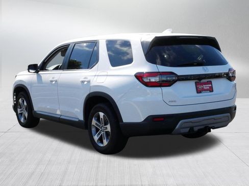 Used 2025 Honda Pilot EX-L image 5