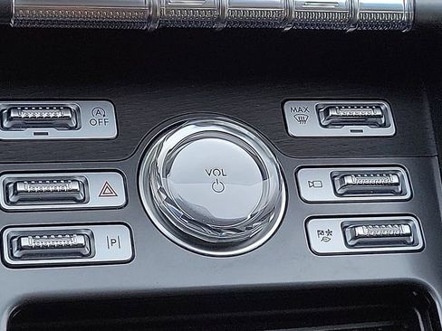 Used 2024 Lincoln Nautilus Reserve w/ Equipment Group 202A AWD/4WD image 27