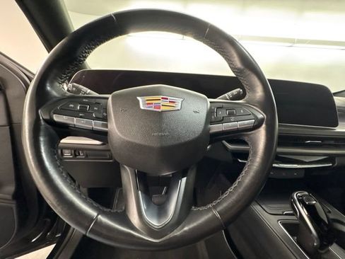 Used 2025 Cadillac XT4 Premium Luxury FWD image 18