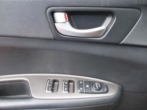 Used 2019 Kia Optima S FWD image 19