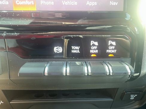 Used 2026 RAM 2500 Tradesman AWD/4WD image 15