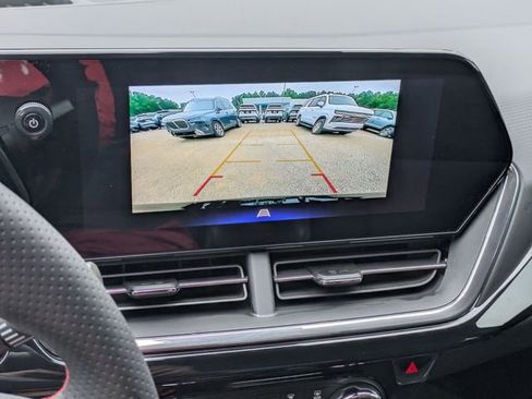 New 2026 Chevrolet Trax RS w/ Sunroof Package FWD image 18