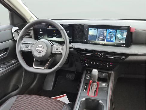 New 2026 Nissan Kicks SR image 18