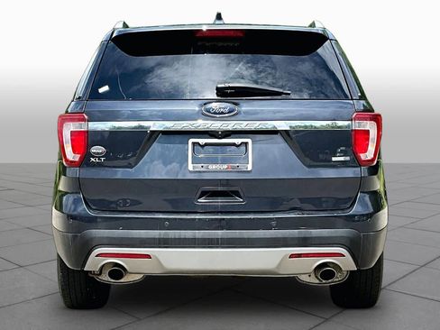 Used 2017 Ford Explorer XLT w/ Equipment Group 201A AWD/4WD image 5