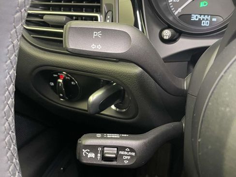 Certified 2022 Porsche Macan AWD/4WD image 42