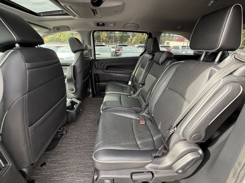 Used 2023 Honda Odyssey Elite image 14