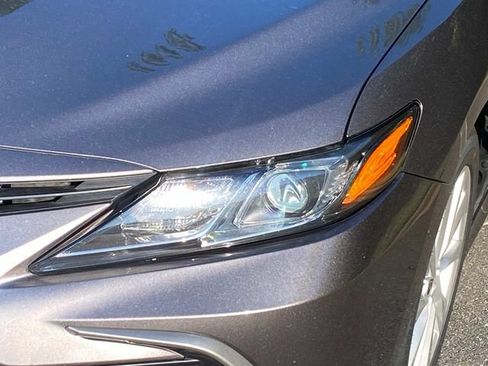 Used 2021 Toyota Camry LE w/ Convenience Package FWD image 5