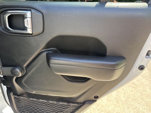 Used 2021 Jeep Wrangler Unlimited Sport AWD/4WD image 18