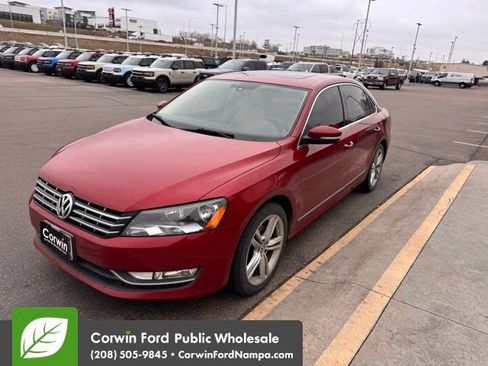 Used 2015 Volkswagen Passat TDI SE image 2