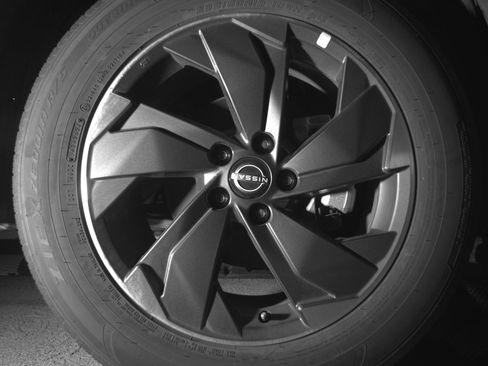 Used 2025 Nissan Rogue SV image 13