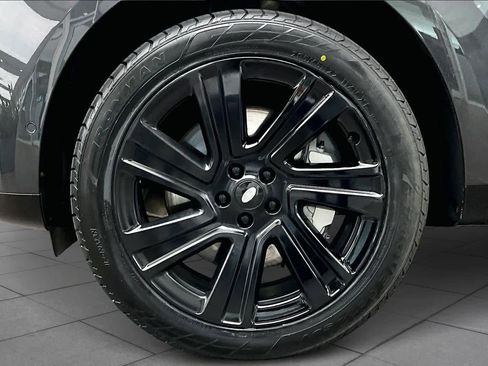 Used 2023 Land Rover Range Rover Long Wheelbase SE image 20