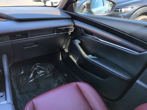 Used 2024 MAZDA MAZDA3 s image 17