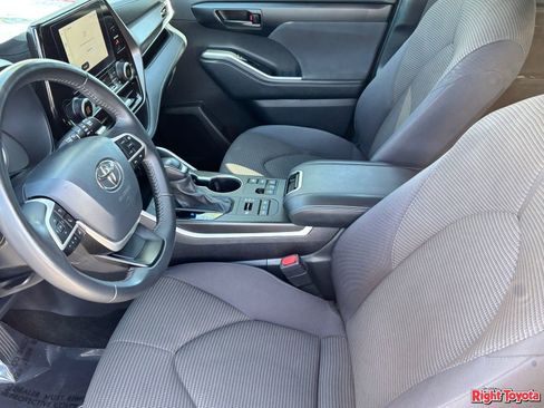 Certified 2024 Toyota Highlander LE AWD/4WD image 20