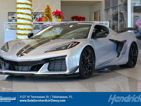 Used 2024 Chevrolet Corvette Z06 w/ Z07 Performance Package image 1