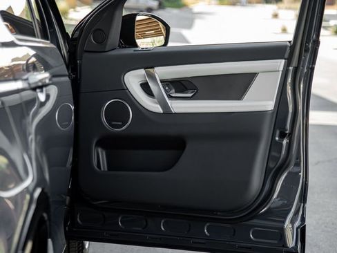 Used 2024 Land Rover Discovery Sport Dynamic SE image 25