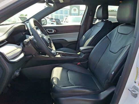 Certified 2023 Jeep Compass Limited w/ Elite Group AWD/4WD image 17