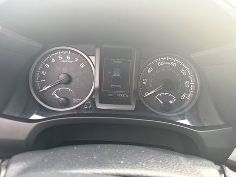 Used 2017 Toyota Tacoma TRD Off-Road w/ Premium & Technology Package image 11