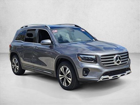 Used 2026 Mercedes-Benz GLB 250 image 3