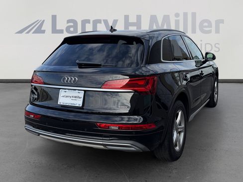 Used 2021 Audi Q5 Premium w/ Convenience Package image 5