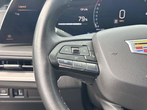 Used 2025 Cadillac XT4 Premium Luxury FWD image 17
