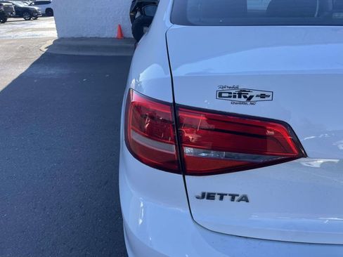 Used 2015 Volkswagen Jetta S image 19