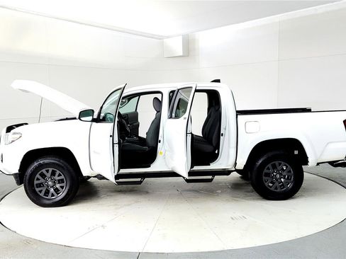 Used 2023 Toyota Tacoma SR5 image 10