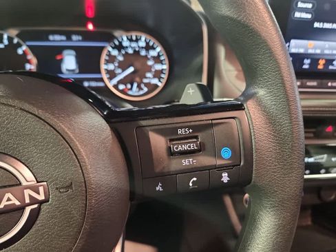 Used 2023 Nissan Rogue SV image 28