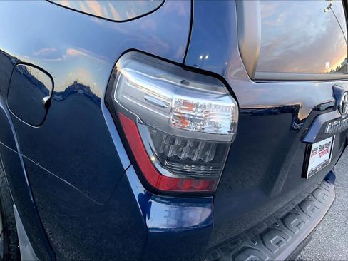 Used 2018 Toyota 4Runner SR5 Premium image 26