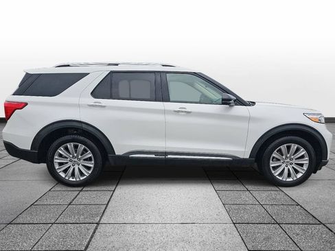 Used 2022 Ford Explorer Limited w/ Equipment Group 301A AWD/4WD image 2