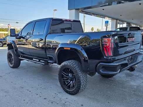 Used 2024 GMC Sierra 2500 AT4 w/ Technology Package image 4