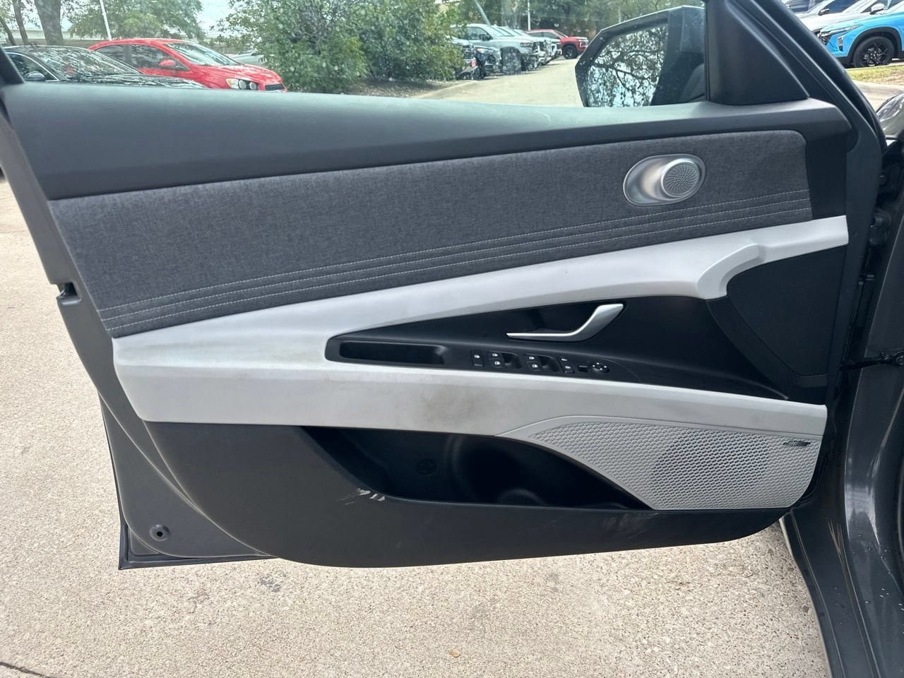 Used 2024 Hyundai Elantra Limited FWD image 10