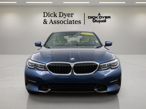 Used 2021 BMW 330i xDrive Sedan w/ Convenience Package image 8