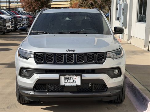 New 2026 Jeep Compass Latitude image 3