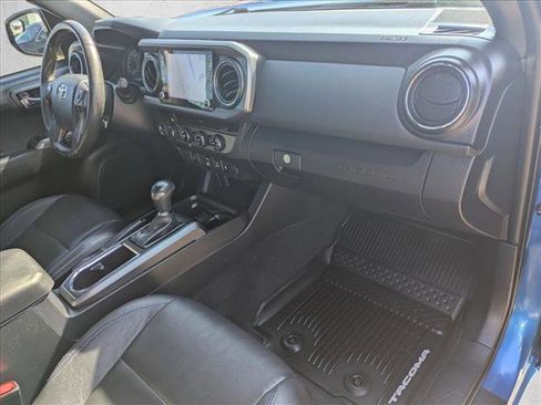 Used 2018 Toyota Tacoma TRD Off-Road image 23